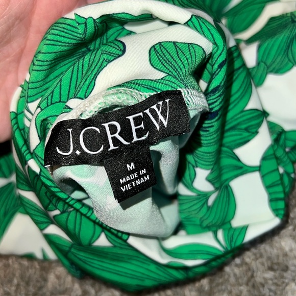 NWOT J.Crew Matte Jersey Turtleneck Kelly Green Botanical Print Size Medium - Picture 7 of 10
